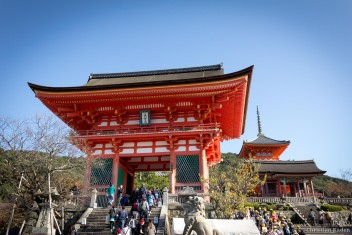 Kiyomizudera Temple, Kyoto<br>Date taken: 12.11.2015 13:29:33.<br>Informationen zur <a href="https://japan-kyoto.de/japan-bilder-fotografien/">Nutzung und Lizenz</a>. ©Christian Kaden (Jakyo)