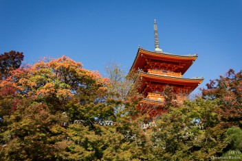 Kiyomizudera Temple, Kyoto<br>Date taken: 12.11.2015 14:12:14.<br>Informationen zur <a href="https://japan-kyoto.de/japan-bilder-fotografien/">Nutzung und Lizenz</a>. ©Christian Kaden (Jakyo)