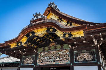 The gorgeous entrance of Ninomaru palace.